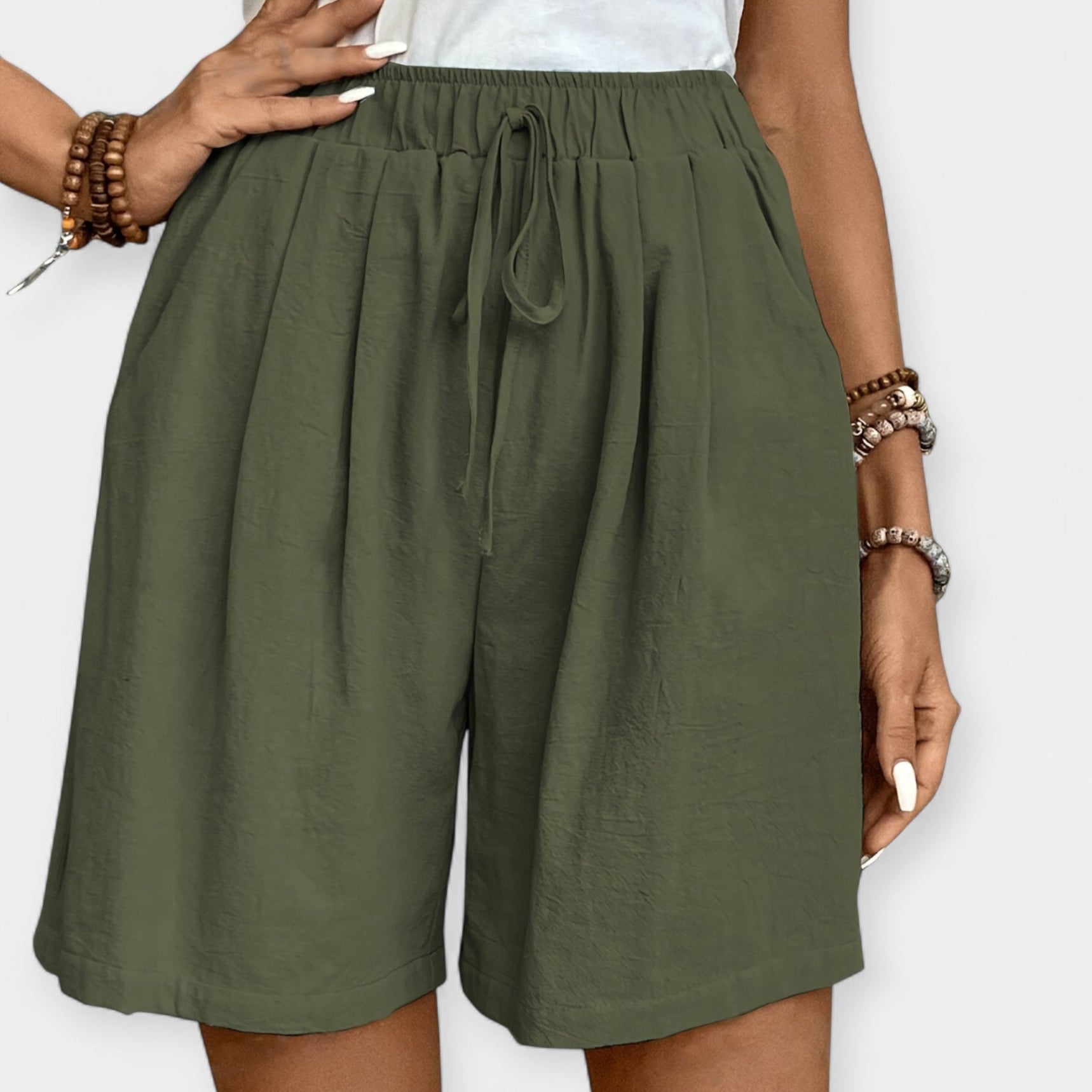 Lightweight Pants with Subtle Shine