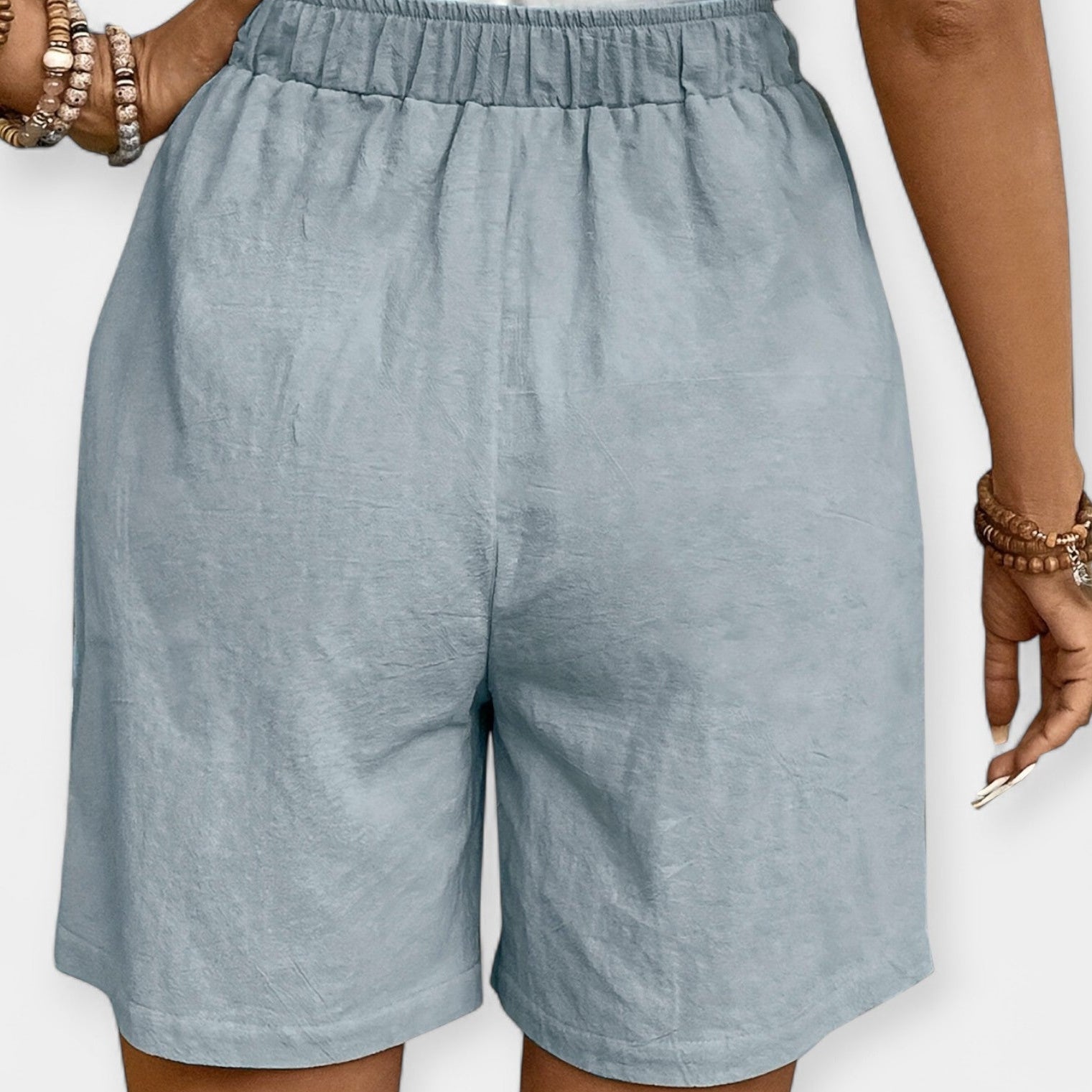 Lightweight Pants with Subtle Shine